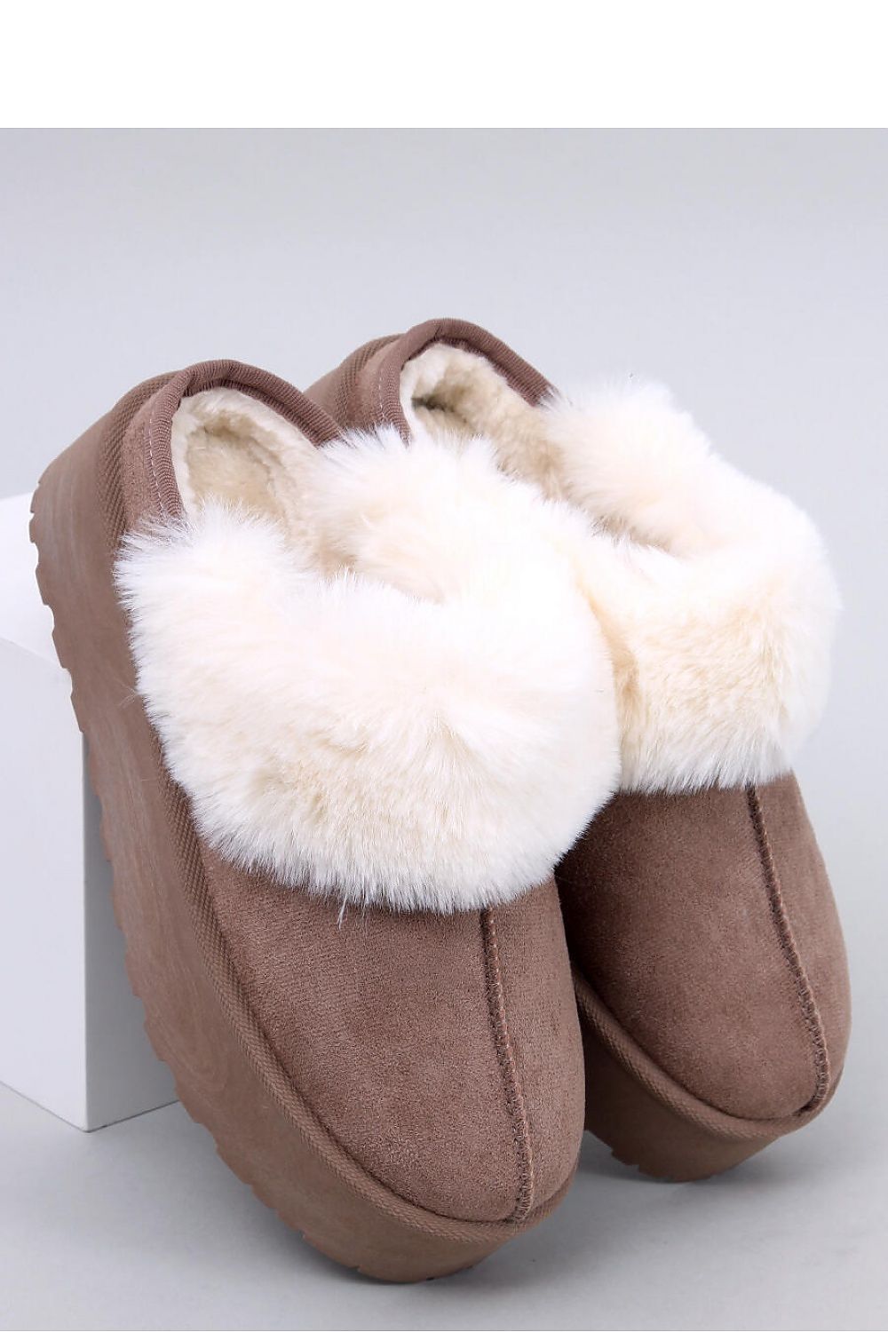 Slippers model 190464